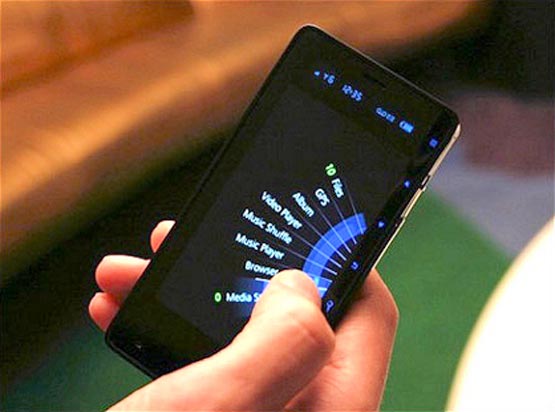 First ELSE - смартфон с уникальным пользовательским интерфейсом
