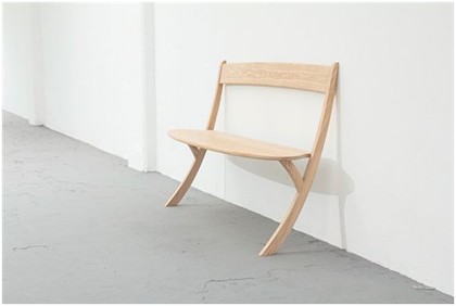 Двуногие скамейки в стиле минимализм