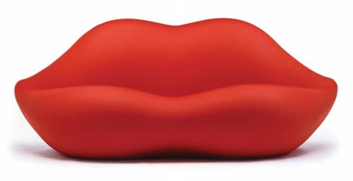 Страстные поцелуи от дизайнерского дивана «Lip Sofa» 