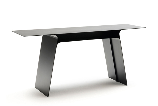 Элегантный обеденный стол «Inari» от миланских дизайнеров 