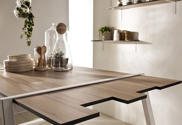 Красивый и функциональный обеденный стол из ламинированной древесины