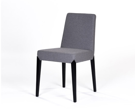 Линейные стулья «Salotto» для традиционных или современных интерьеров