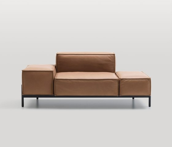 Новые и необычные пропорции мягких диванов «DS 21»
