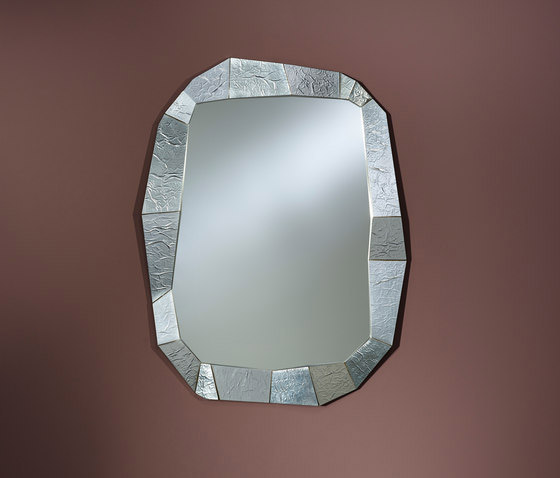 Необычный дизайн зеркал для гостиной и прихожей от Annemie Vanzieleghem