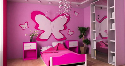Бабочки в комнате девочки