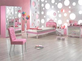 Розовая мебель