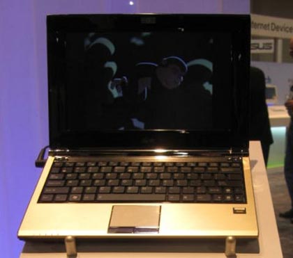 ASUS Eee PC E1004DN - первый нетбук с оптическим приводом