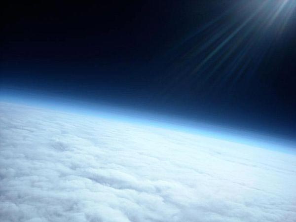 Nikon Coolpix - kак сфотографировать Землю из космоса всего за «сотку»