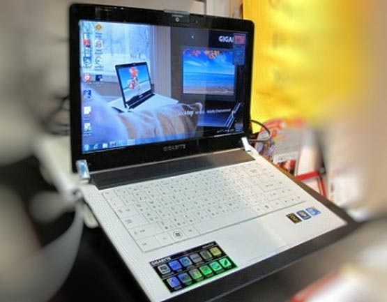 Gigabyte M1405 - 14-дюймовый игровой ноутбук