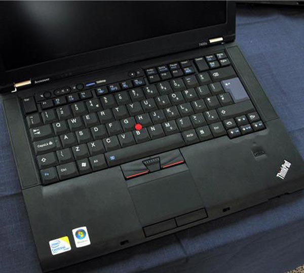 А у Lenovo ThinkPad T400s - кнопки Del и Esc больше!
