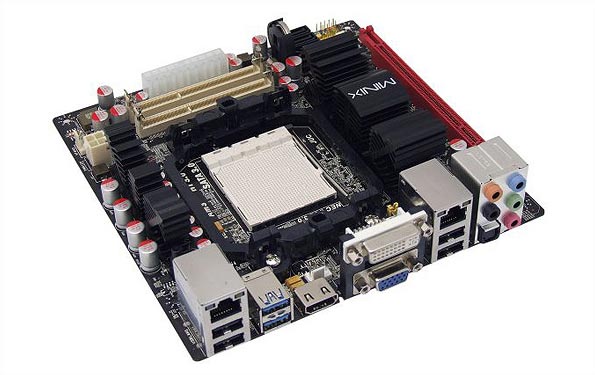 Компактная материнская плата с поддержкой 6-ядерных чипов AMD Minix 890GX-USB3.