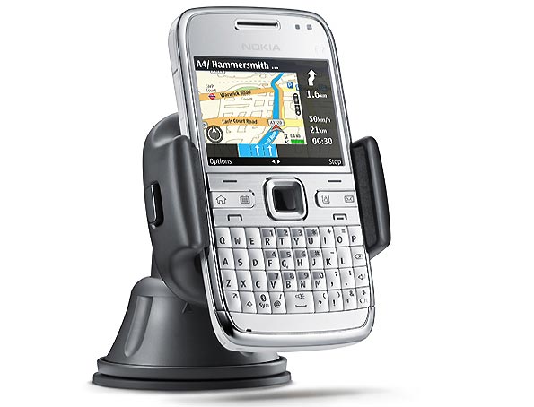 Смартфон Nokia E72 - выпущена белая версия.