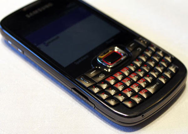 Omnia Pro B7330 - QWERTY-смартфон от Samsung
