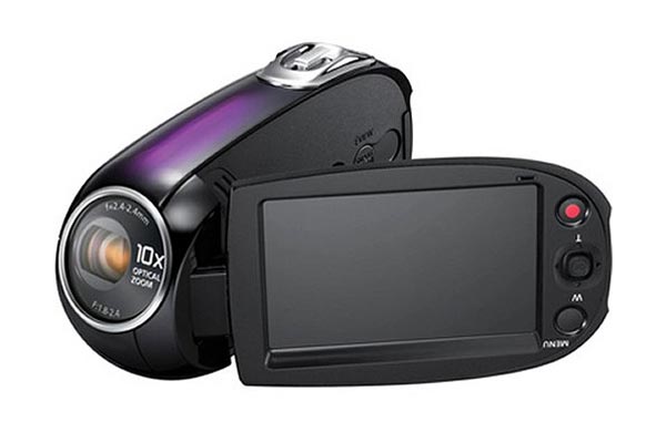 Компактная видеокамера с 10-кратным трансфокатором Samsung SMX-C20UN.