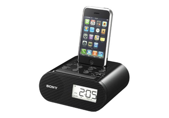 две док-станции для iPhone и iPod touch от Sony.