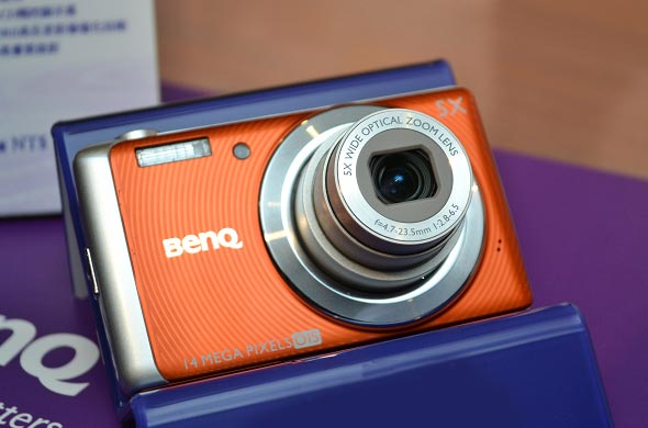 Компактная фотокамера с 14-мегапиксельной матрицей - BenQ S1420.