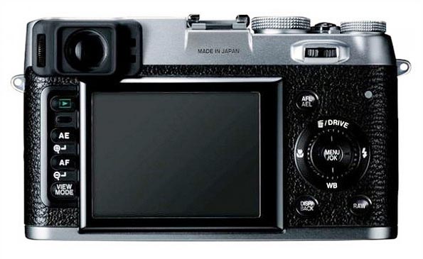 12,3-мегапиксельный фотоаппарат в ретростиле - Fujifilm FineFix X100.