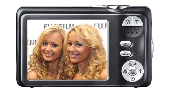 Fujifilm FinePix JX370 - бюджетный фотоаппарат снабжён 14-мегапиксельной матрицей.