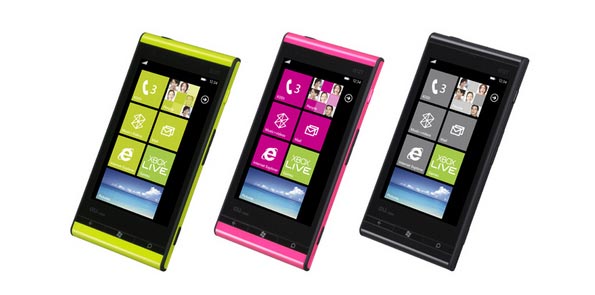 Fujitsu Toshiba IS12T: первый в мире смартфон под управлентем Windows Phone Mango.