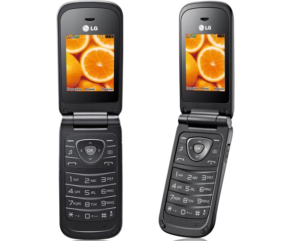 LG А258: бюджетный телефон в раскладывающемся корпусе.
