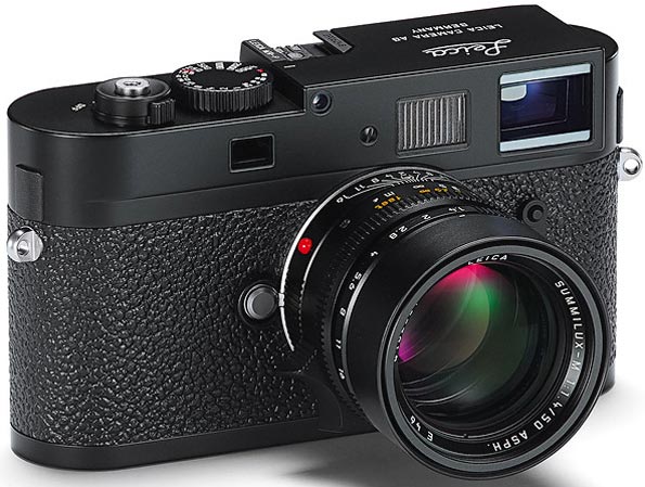 Leica M9-P: компактная полнокадровая фотокамера со сменными объективами.