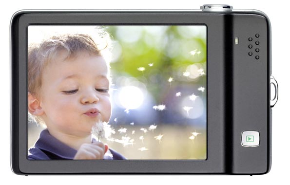 Компания Sanyo выпускает три 14-мегапиксельные фотокамеры.