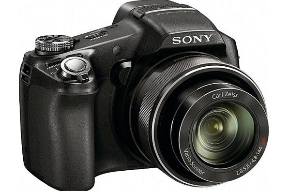 Фотокамеры с 16-мегапиксельной матрицей - Sony Cyber-shot DSC-HX100V и DSC-HX9V.
