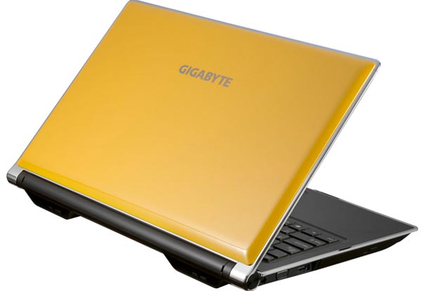 Gigabyte P2542G: игровой ноутбук на платформе Intel Ivy Bridge.
