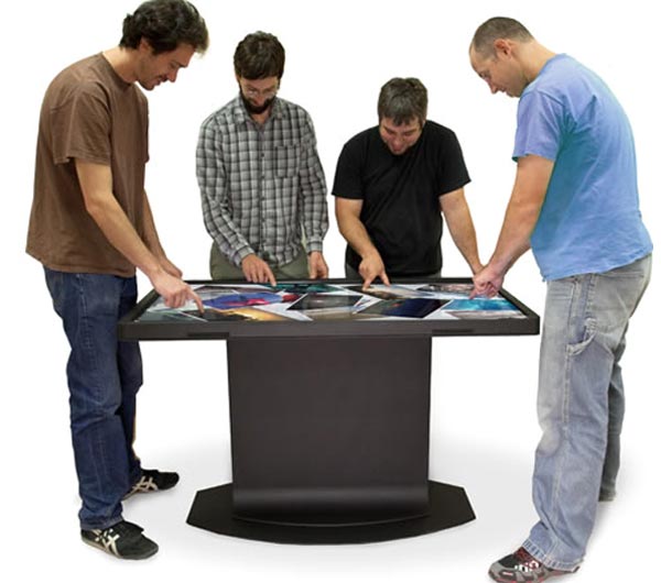Ideum Platform и Pro: сенсорные столы с диагональю 55 дюймов.