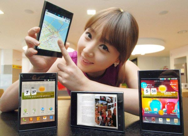 LG Optimus Vu - смартфон получил 5-дюймовый дисплей.
