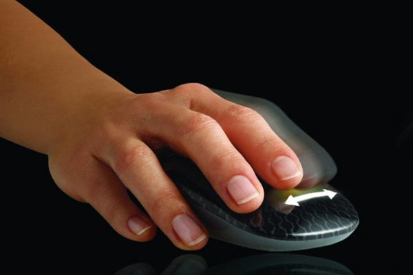 Logitech Touch Mouse M600 - сенсорная мышь не имеет кнопок и колеса прокрутки.