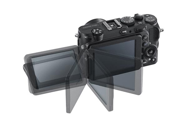Nikon Coolpix P7700: 12-мегапиксельный фотоаппарат с поворотным дисплеем.