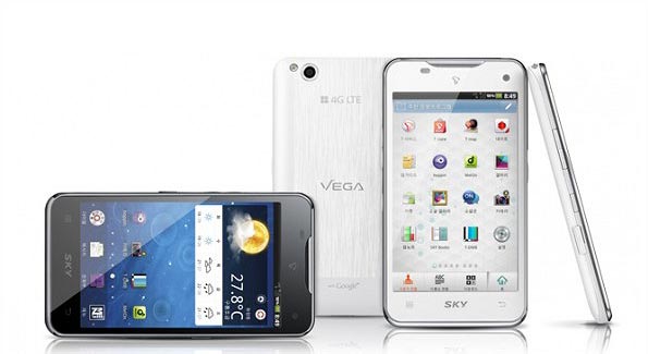 Pantech Vega LTE - смартфон управляется жестами перед экраном.