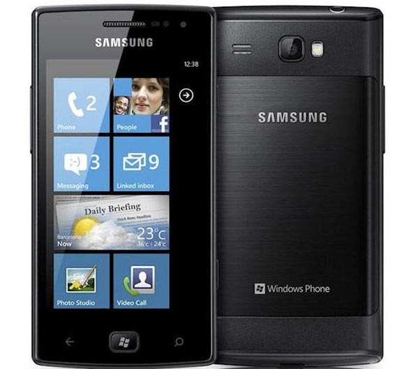Samsung Omnia W: смартфон на платформе Windows Phone 7.5 Mango.