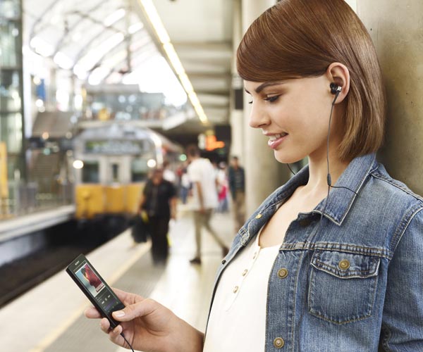 Sony Walkman F800: карманный плеер под управлением Android 4.0 Sony Walkman F800: карманный плеер под управлением Android 4.0