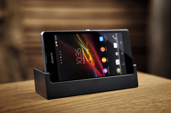 Sony Xperia ZR: смартфон во влагозащищённом корпусе.