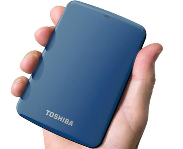 Canvio Connect - Toshiba представляет портативные винчестеры.