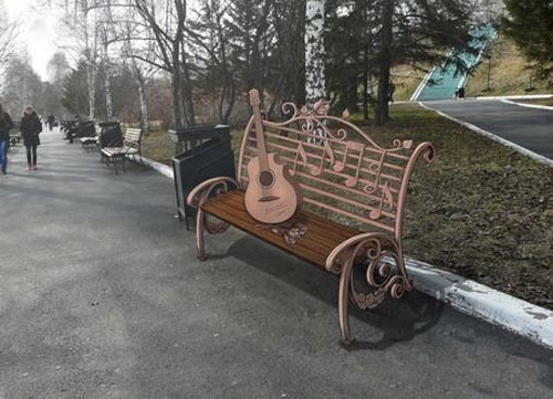 В Красноярске установили памятник-скамейку в честь Михаила Горшенева (КиШ)