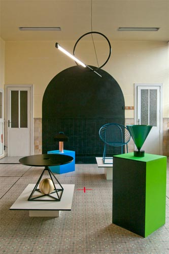 Геометрическая коллекция, представленная на «Biennale Interieur event» 