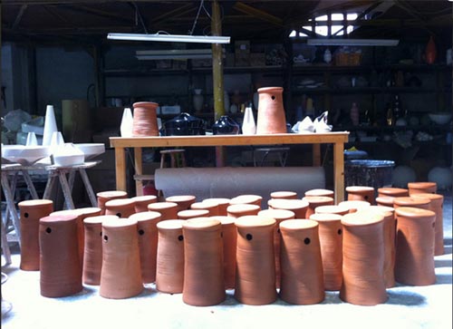 Коллекция стульев из красной глины от испанских мебельных мастеров