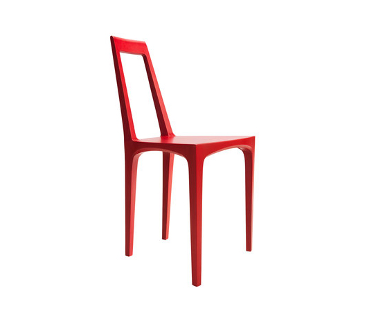 Переиздание кресла с вневременным дизайном «Carega»