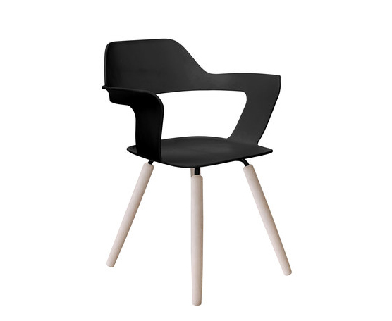 Универсальный стул для внутреннего и наружного использования