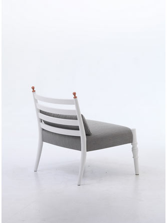 Мягкие и изящные кресла «Century» от талантливого голландского дизайнера