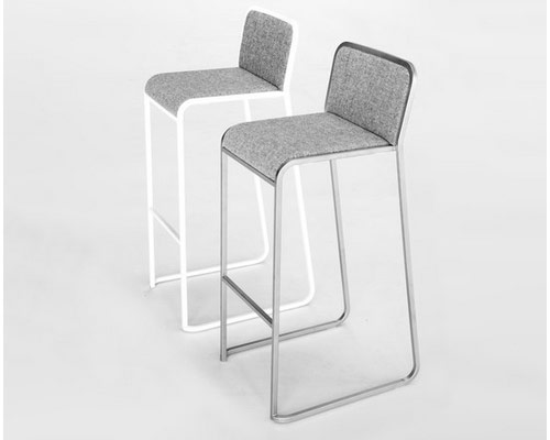 Воздушные формы и невесомость в стульях «Aria»