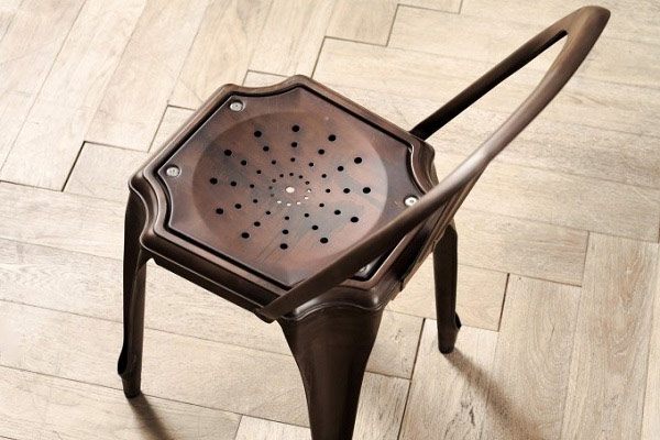 Искусственно состаренные металлические стулья «Old Montpellier»