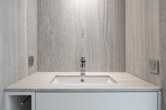 Керамическая плитка и панели для ванной комнаты Classtone Strata Argentum