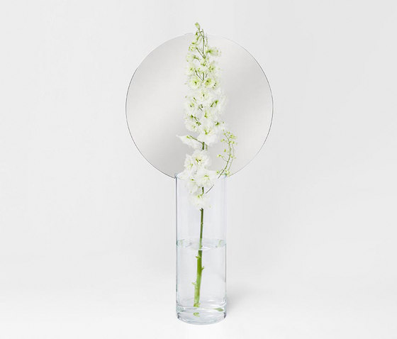 Нетривиальные вазы из коллекции Narciso от французской мастерицы