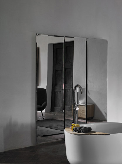 Новый продукт в коллекции Origin: настенное зеркало для ванной или прихожей