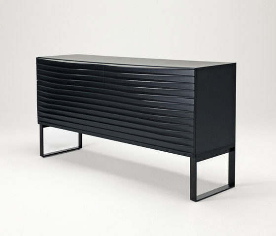 Динамичный дизайн и эффектный внешний вид серванта Tide drawers Динамичный дизайн и эффектный внешний вид серванта Tide drawers