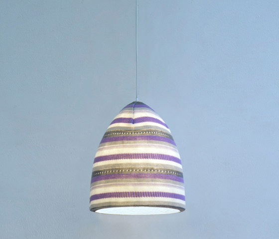 Подвесной светильник-шапка: необычная модель лампы Flower stripe